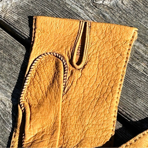 Men’s Handmade Peccary Leather Gloves - Picture 5 of 9